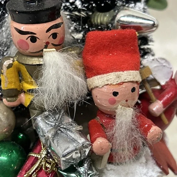 Vintage Snowman Vase‎ Christmas Wooden Ornaments Toys Assemblage Display Gift - Picture 2 of 11